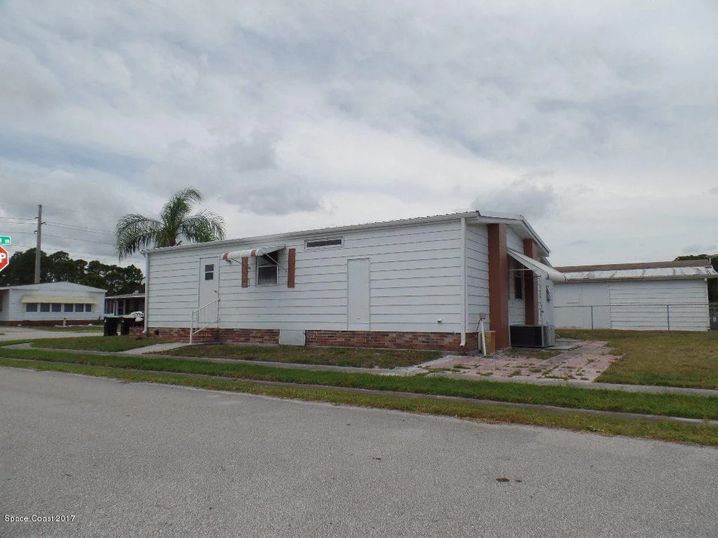 Photo of 2313 Royal Palm Dr. Ne
