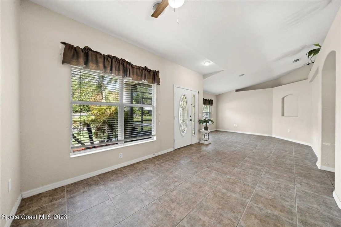 Photo of 704 La Veta Drive