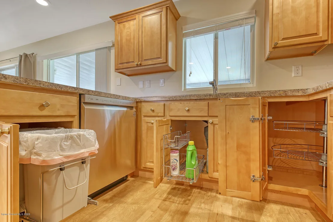 Photo of 930 Bacon Circle NE