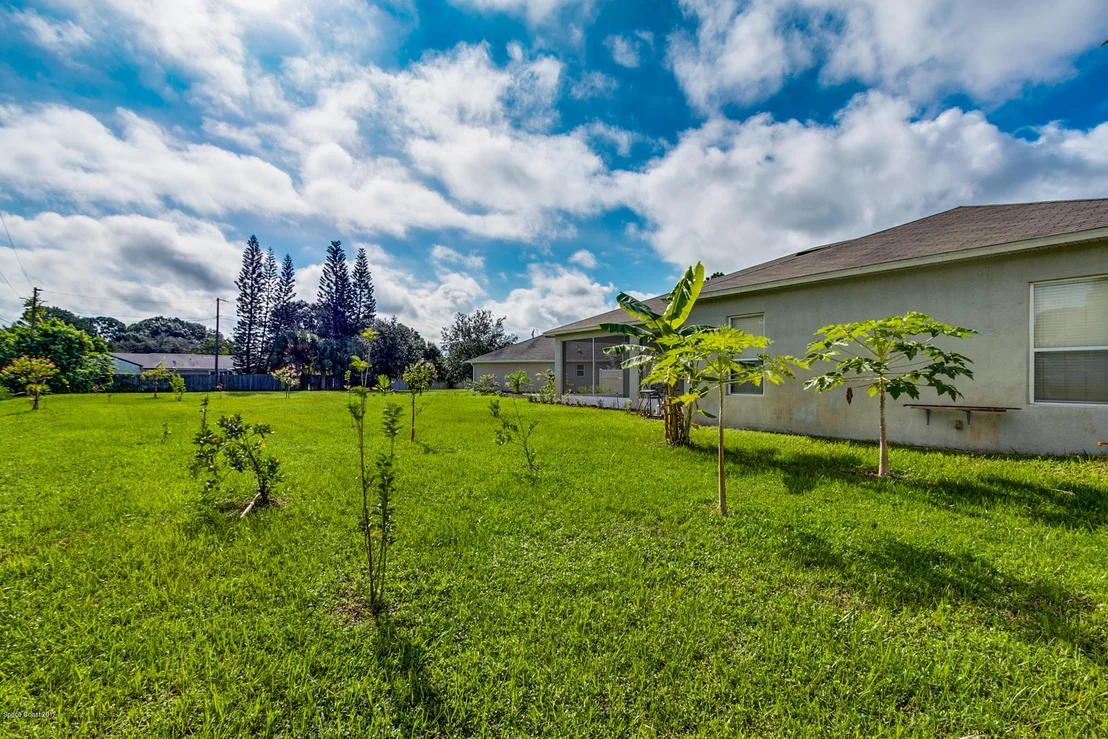 Photo of 899 Lyons Circle NW