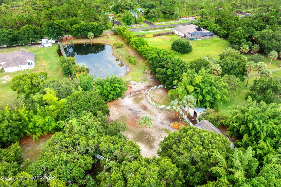 Photo of 2499 Hideaway Lane