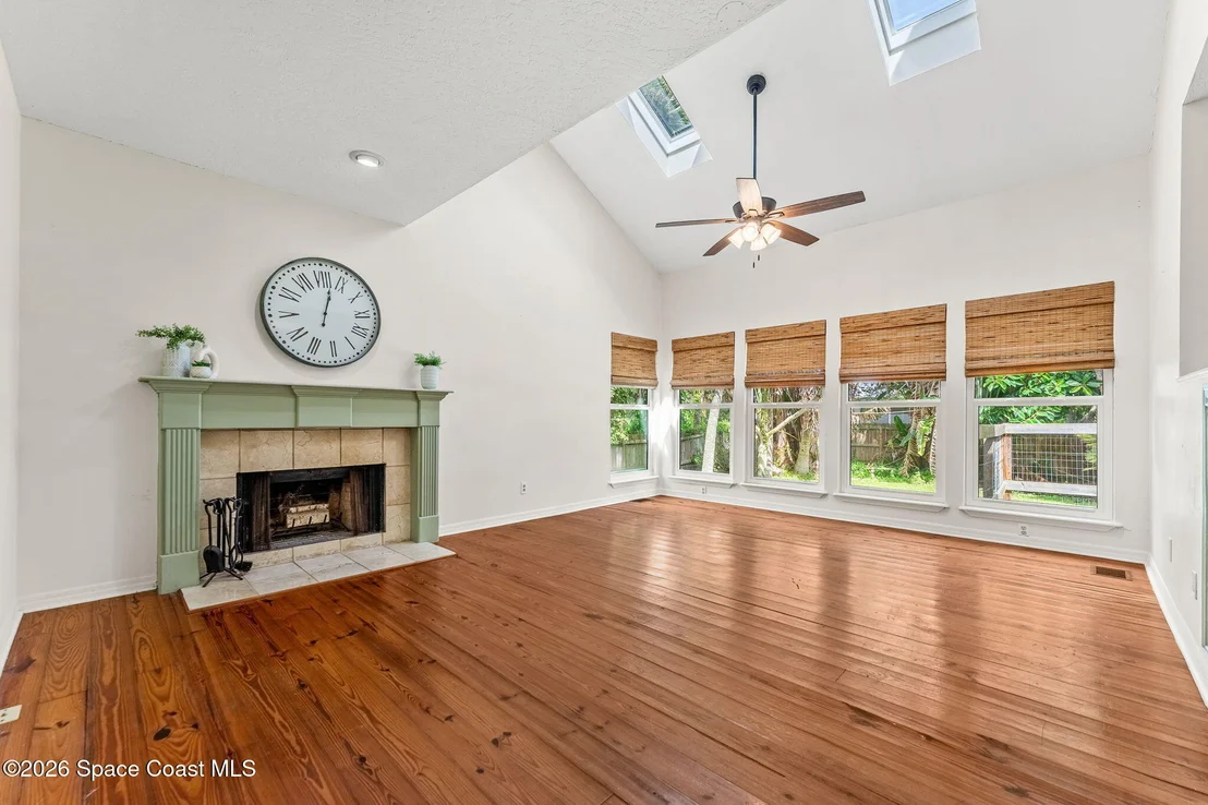 Photo of 220 Cardinal Drive