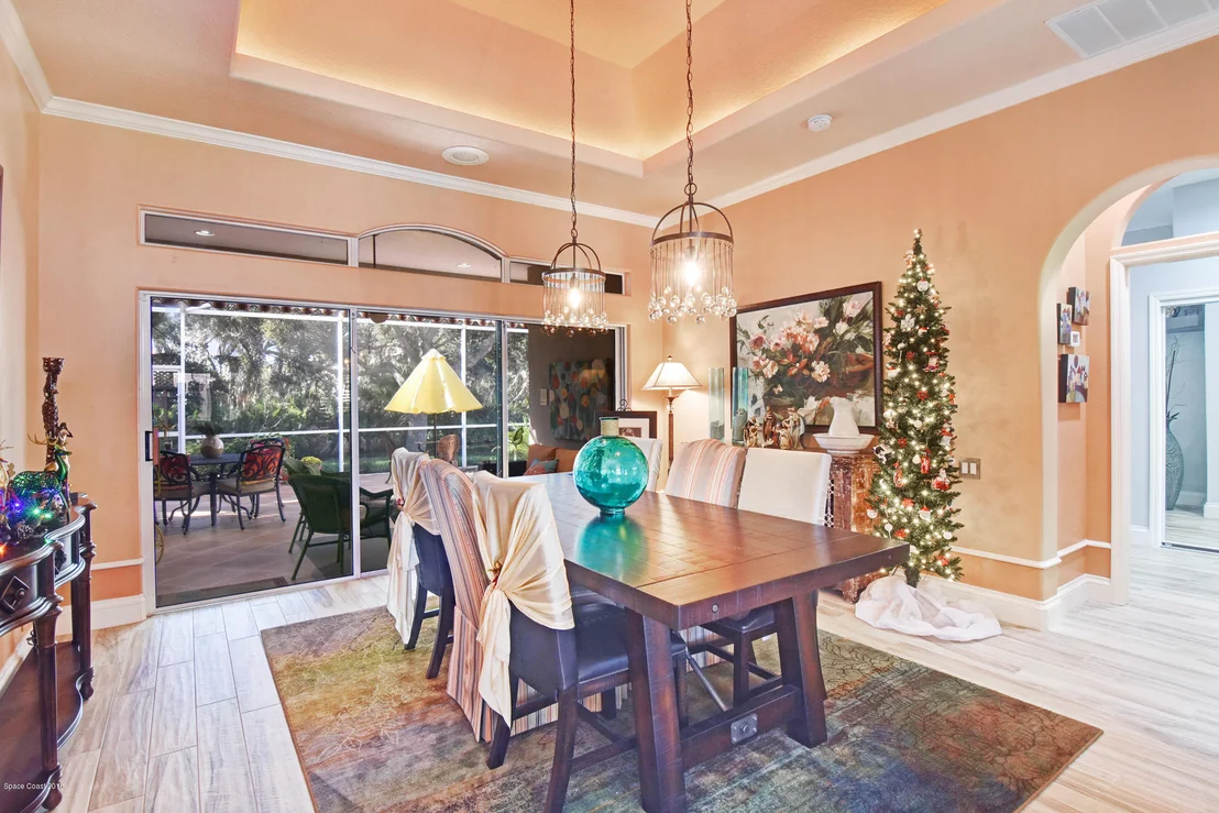 Photo of 979 Palm Brook Drive