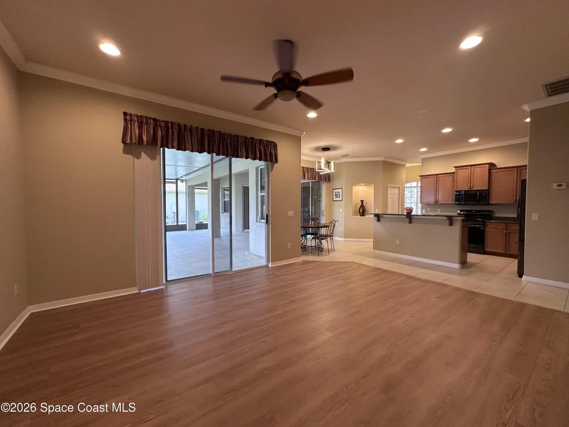 Photo of 883 Spring Oak Drive