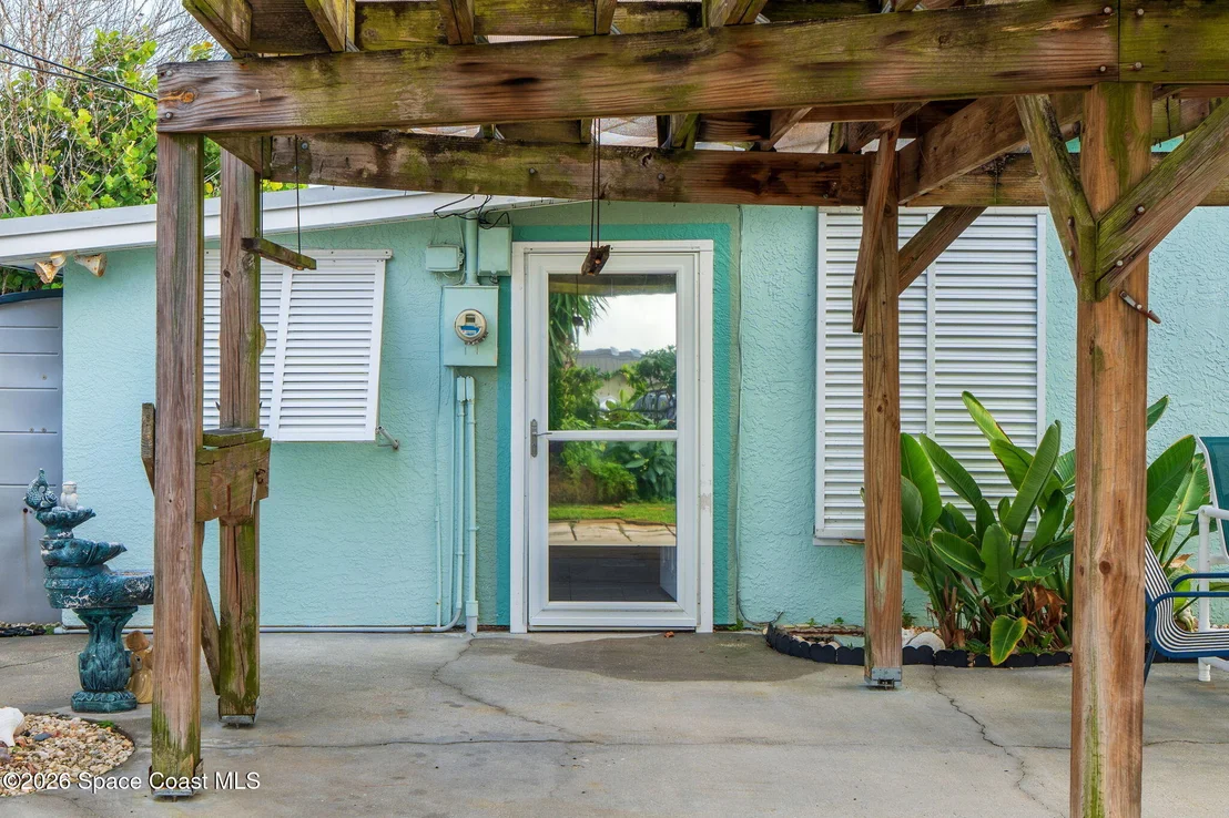 Photo of 241 Avenida Central