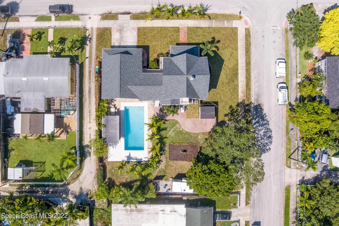 Photo of 1695 Highland Avenue