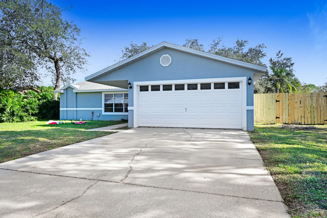 Photo of 5947 Cardiff Avenue