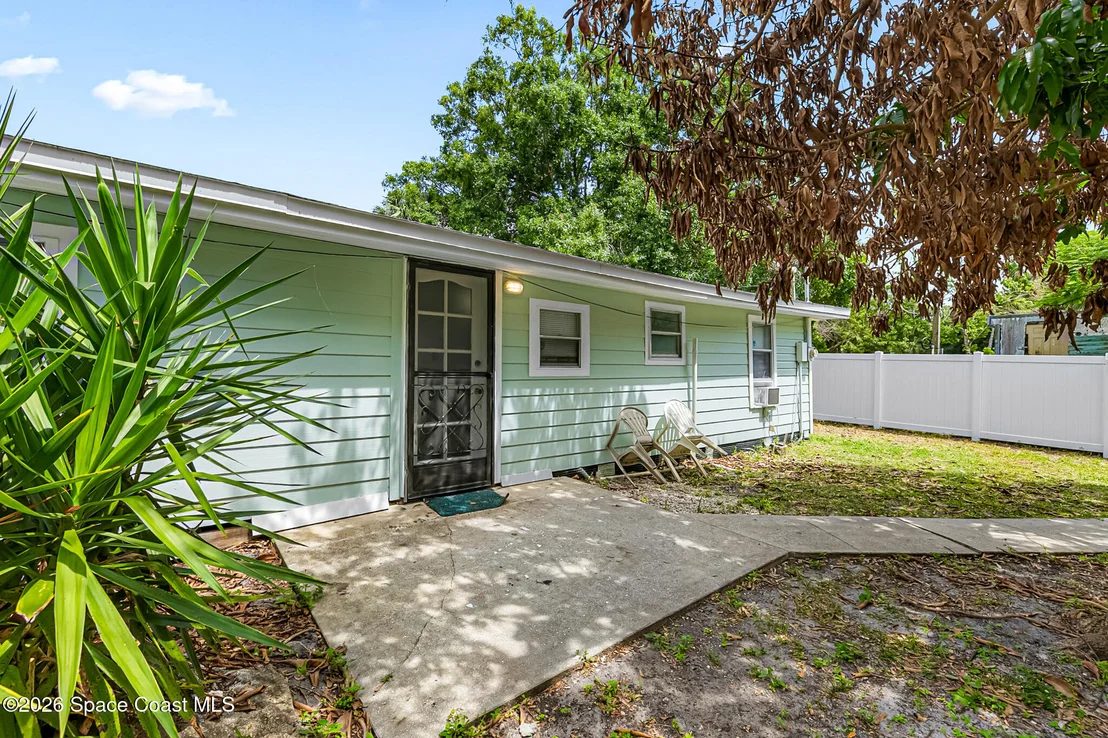 Photo of 329 Pineda Street