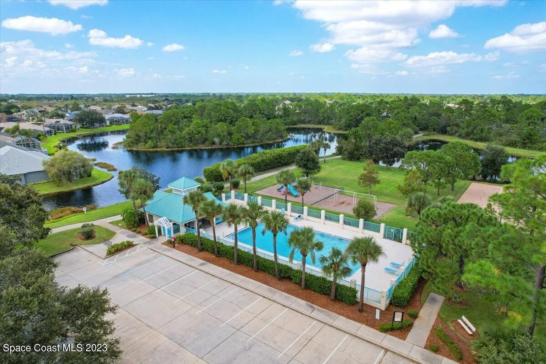 Photo of 767 Thrasher Drive