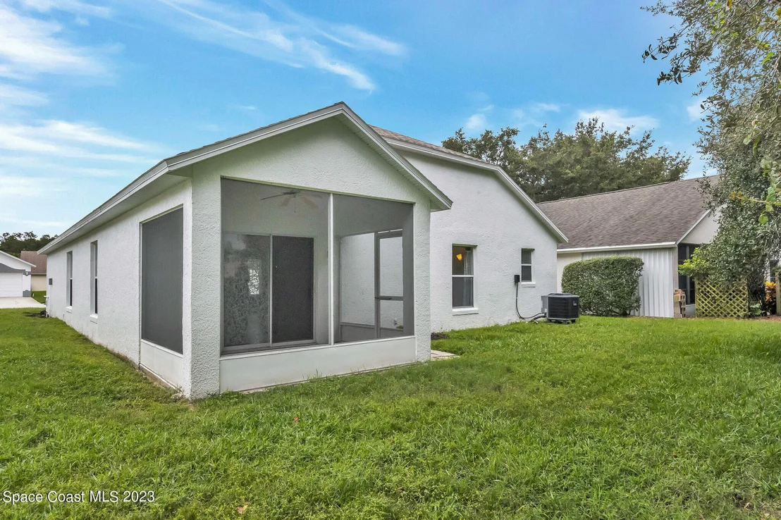 Photo of 958 Pine Creek Circle NE