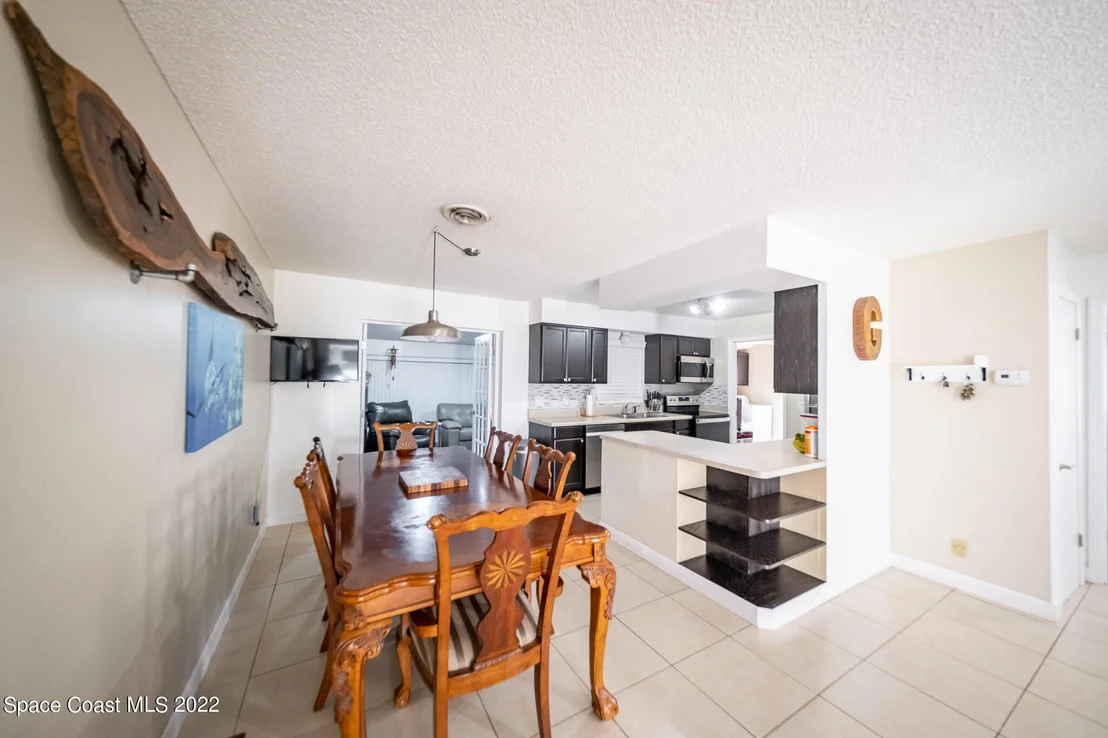 Photo of 982 Cardon Drive
