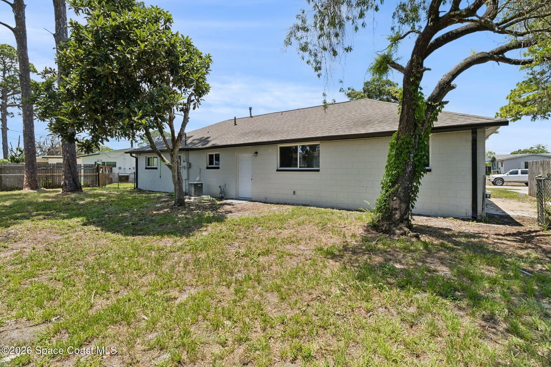 Photo of 949 Lexington Road