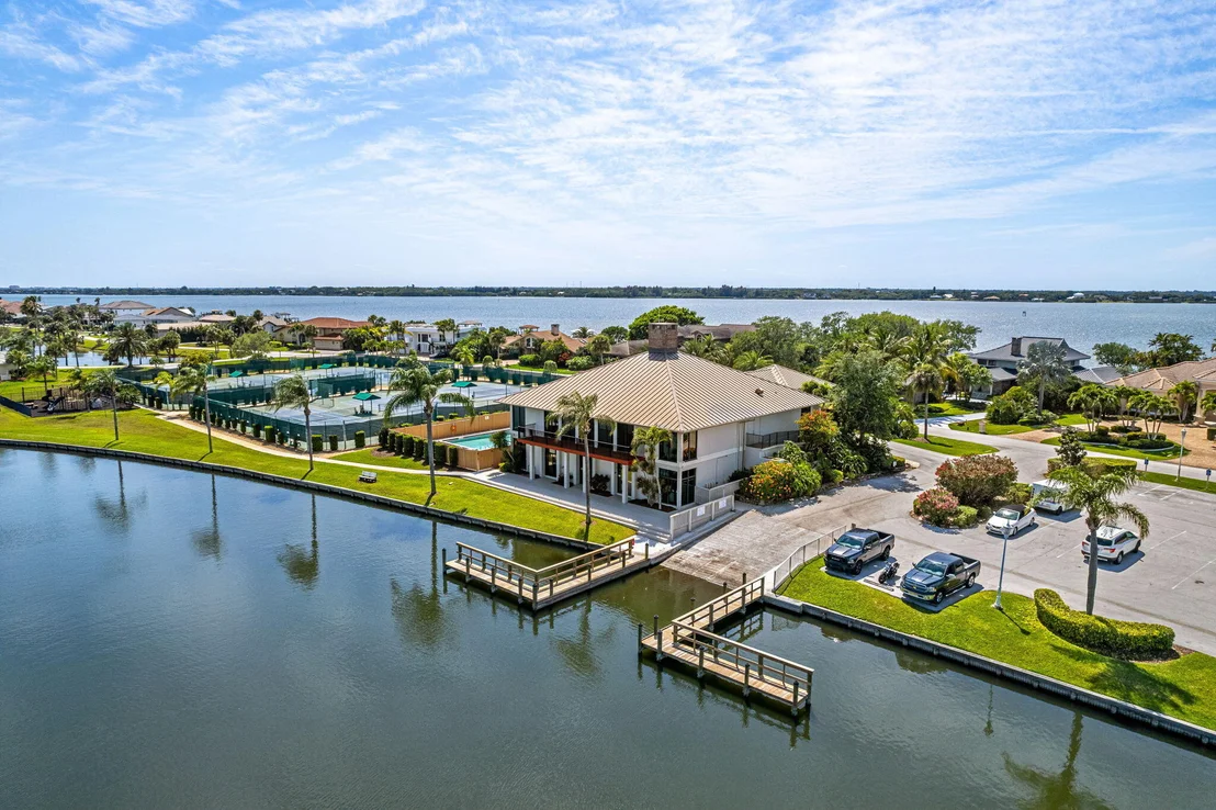 Photo of 268 Lanternback Island Drive