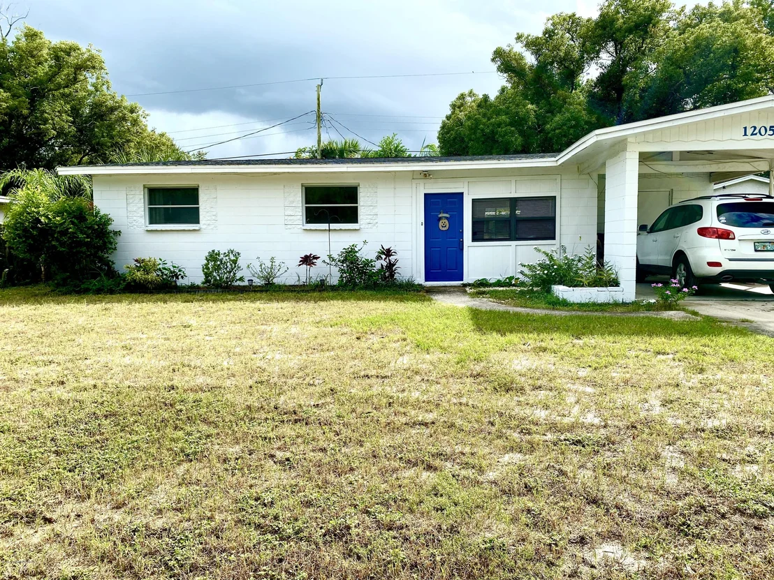 Photo of 1205 Vassar Lane