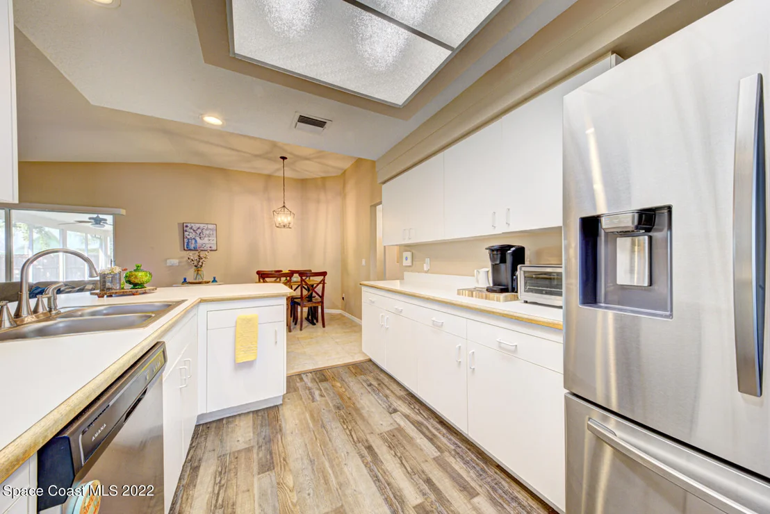 Photo of 985 Pelican Lane