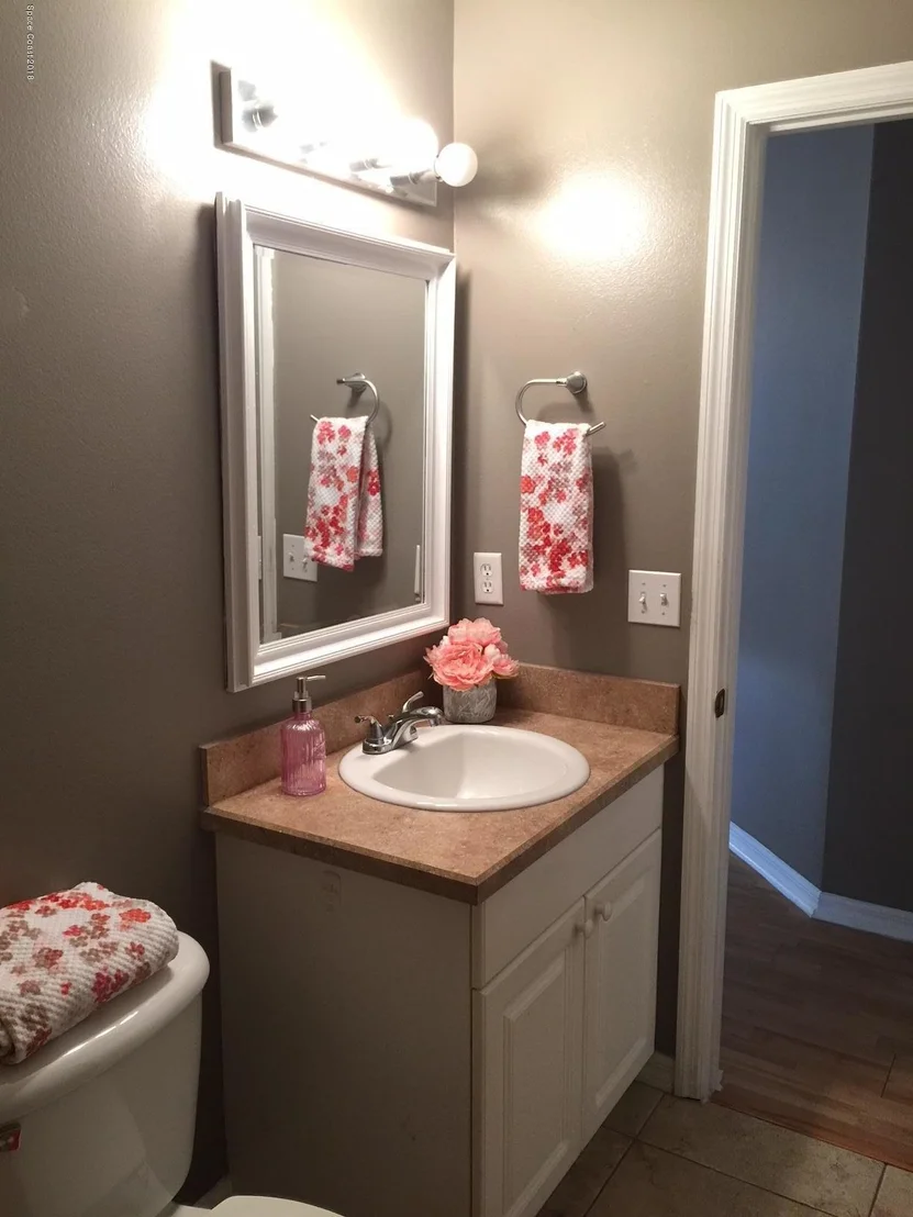Photo of 805 Bracken NE