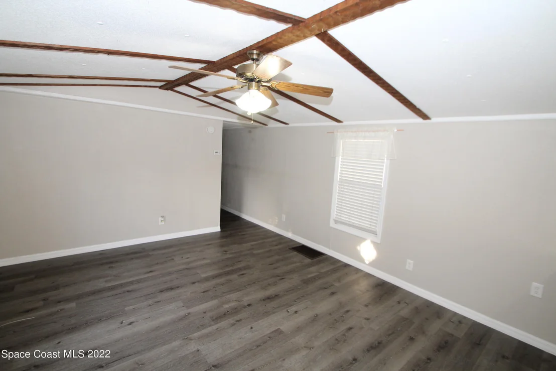 Photo of 2535 Haverhill Road NE