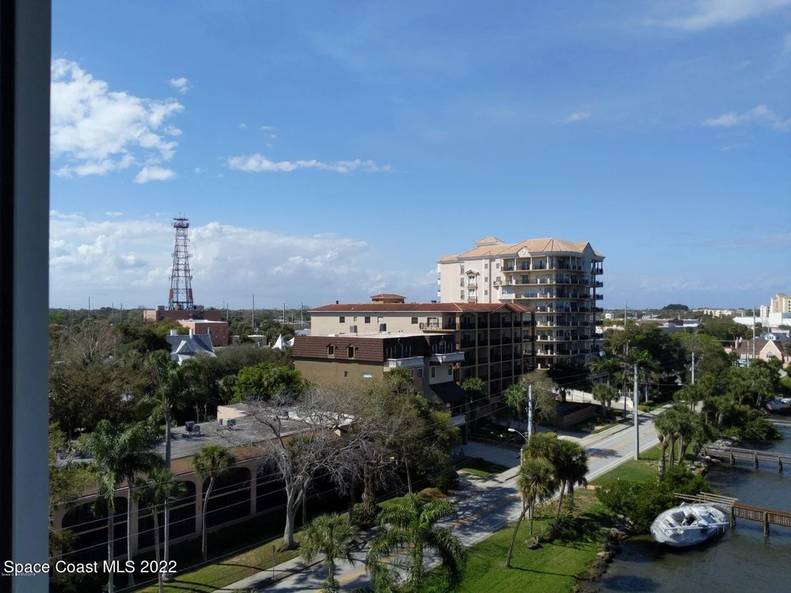Photo of Unit 702 at 100 Riverside Drive