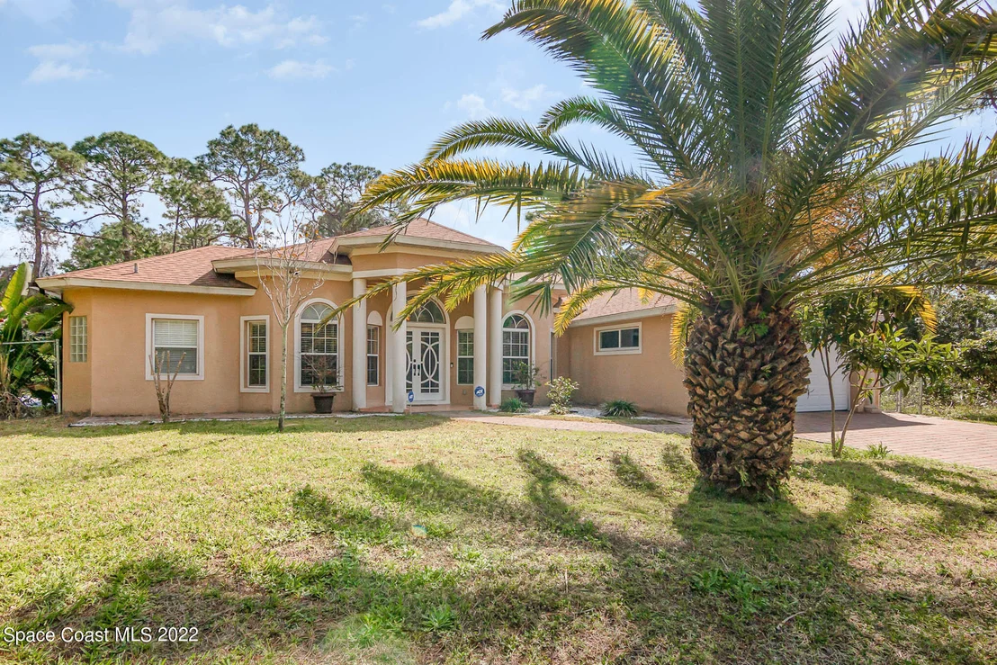 Photo of 161 Angelo Road SE