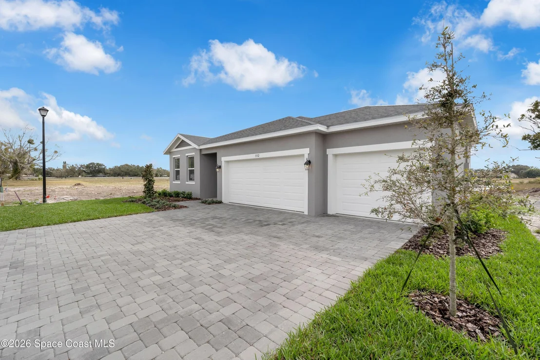 Photo of 1012 Banff Drive NE