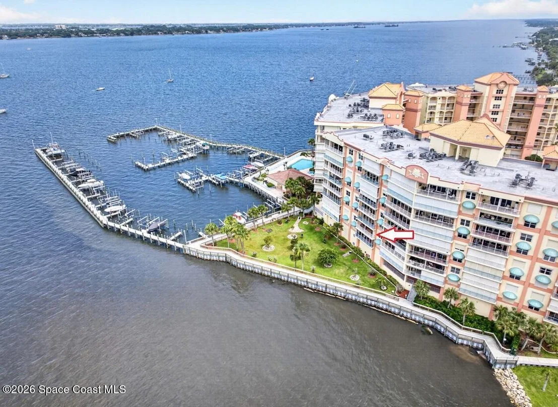 Photo of Unit A305 at 100 Riverside Drive