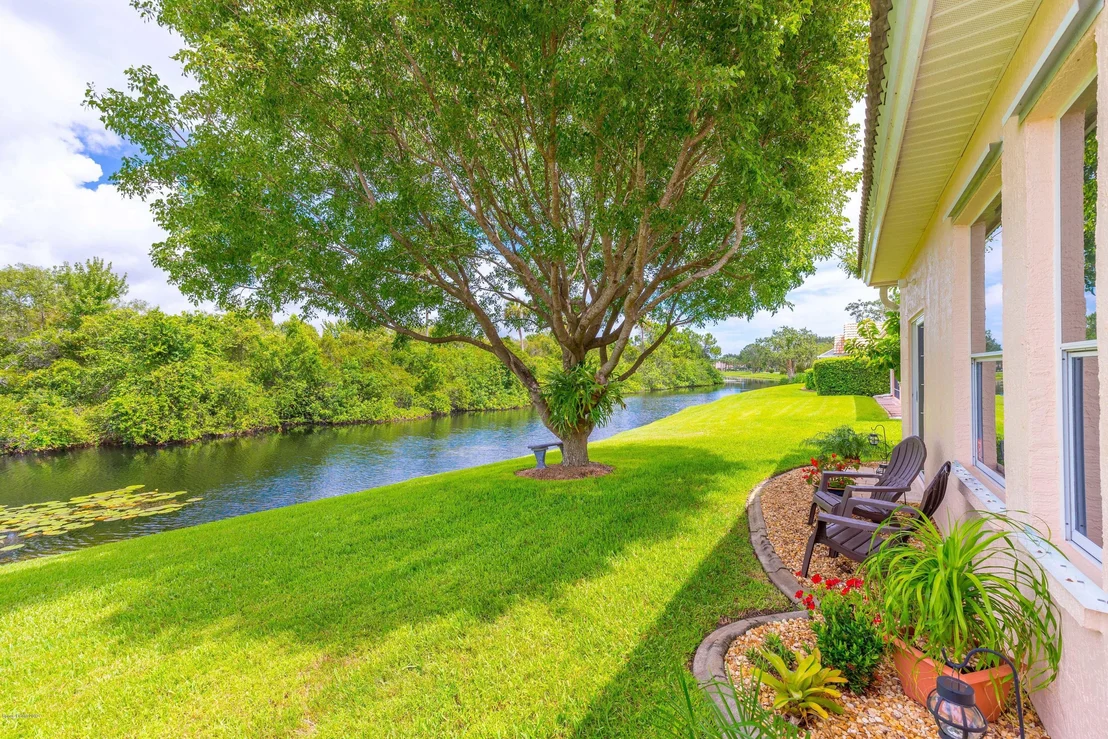Photo of 919 Palm Brook Drive