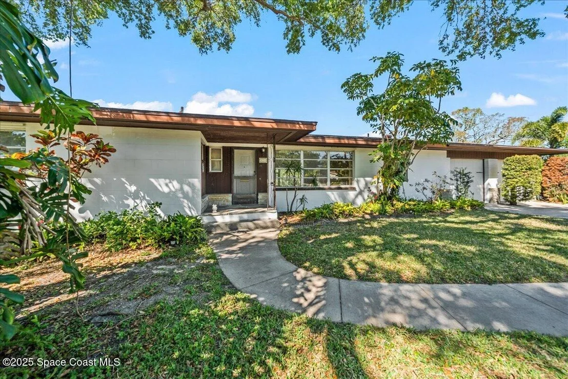 Photo of 1224 Sun Circle W