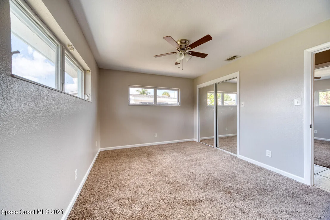 Photo of 1215 Pinetree Drive