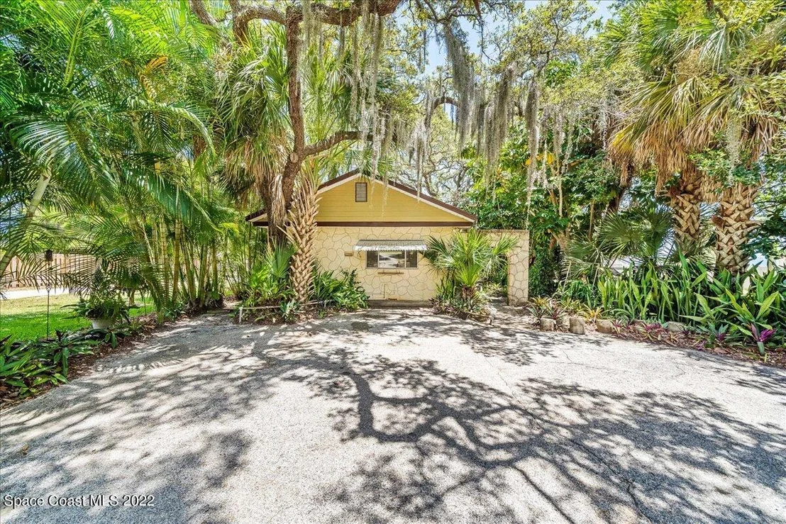 Photo of 2685 Pineapple Avenue