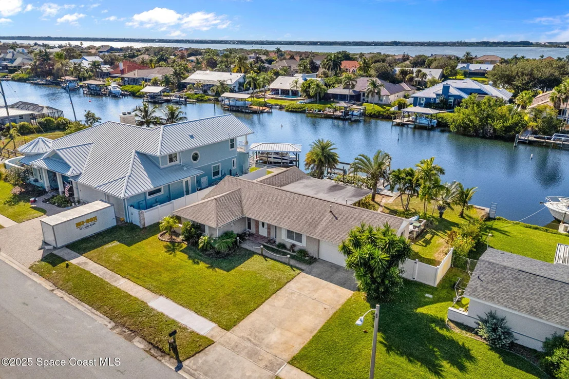 Photo of 406 Thrush Drive