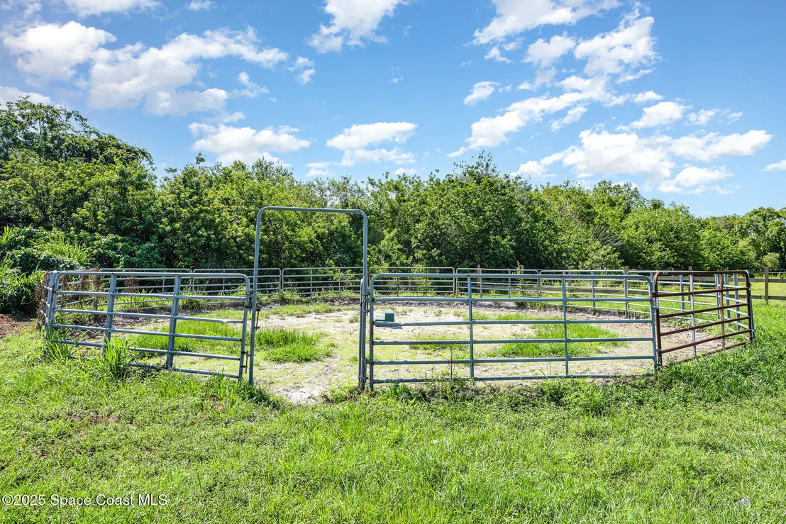 Photo of 2675 Brockett Road