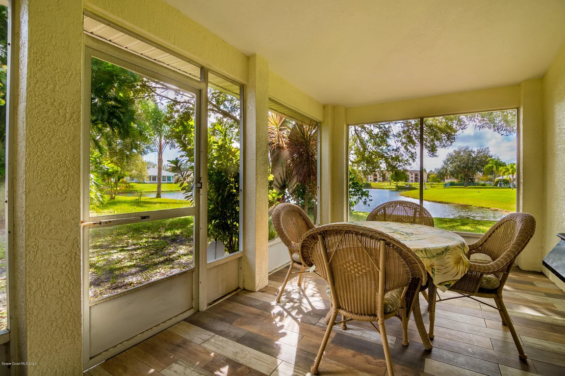 Photo of 217 Oak Lake Road