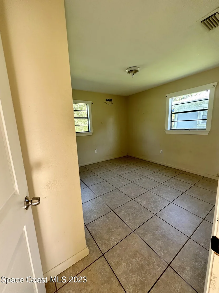 Photo of 413 Lincoln Road