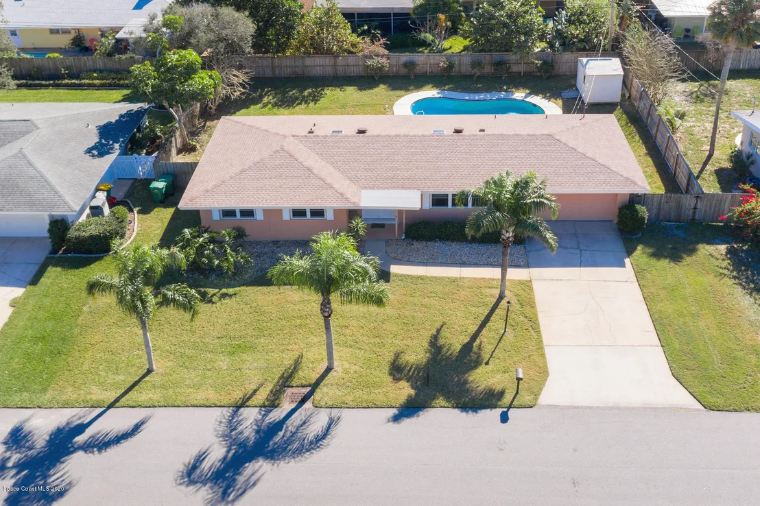 Photo of 565 Seabreeze Drive