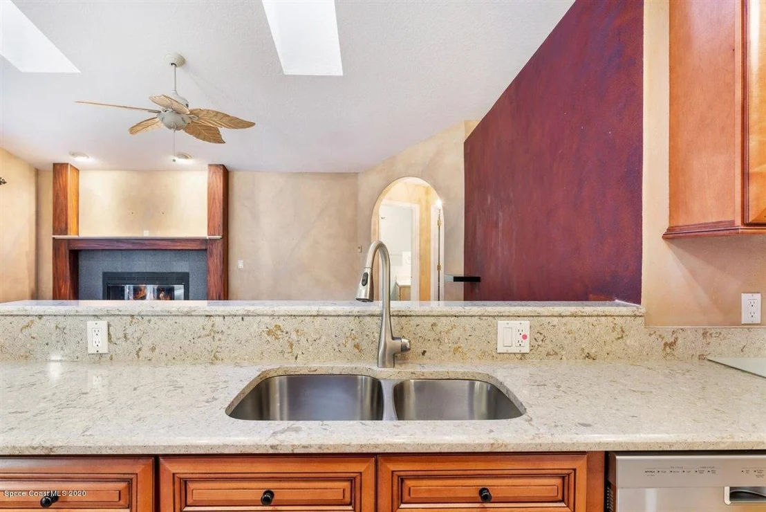 Photo of 984 Pelican Lane
