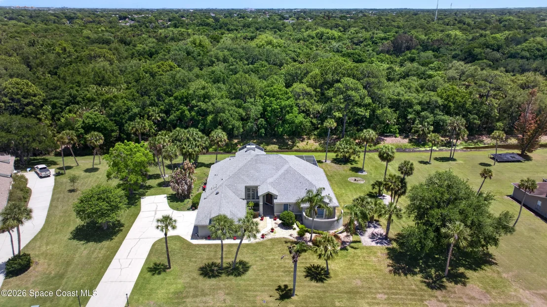 Photo of 900 Bluegrass Lane