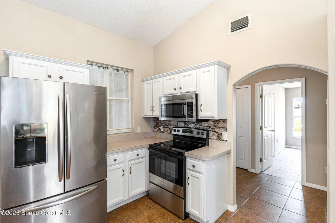 Photo of 6480 Annapolis Street