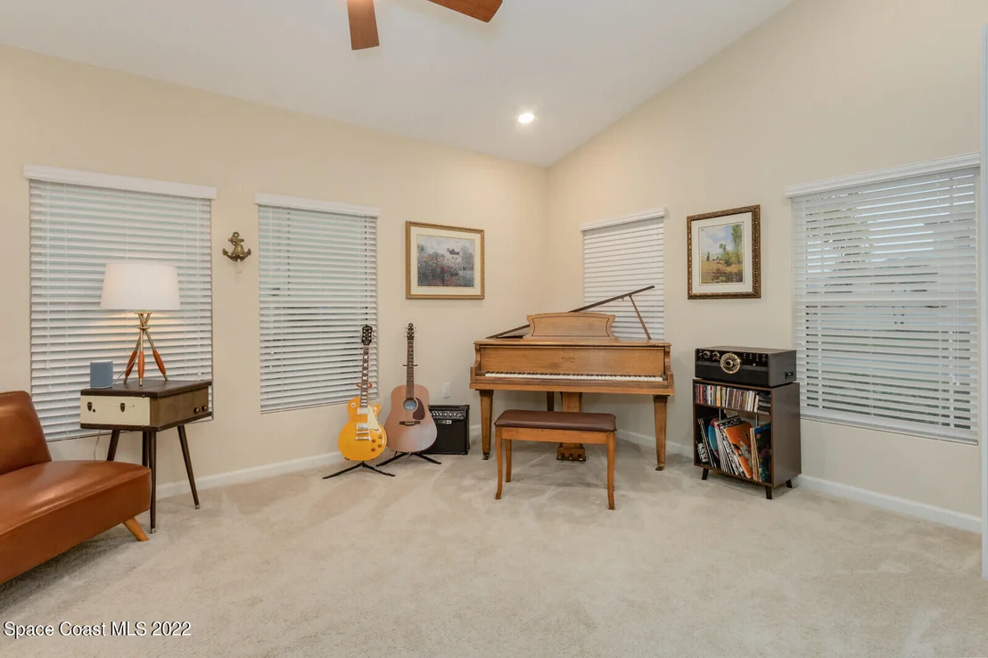 Photo of 932 Peta Way