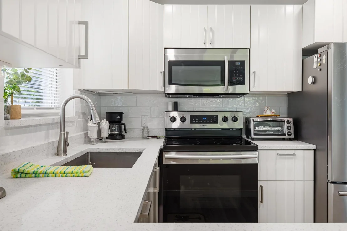 Photo of Unit P at 341 Markham Cres