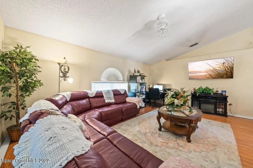 Photo of 2911 Eldron Boulevard SE