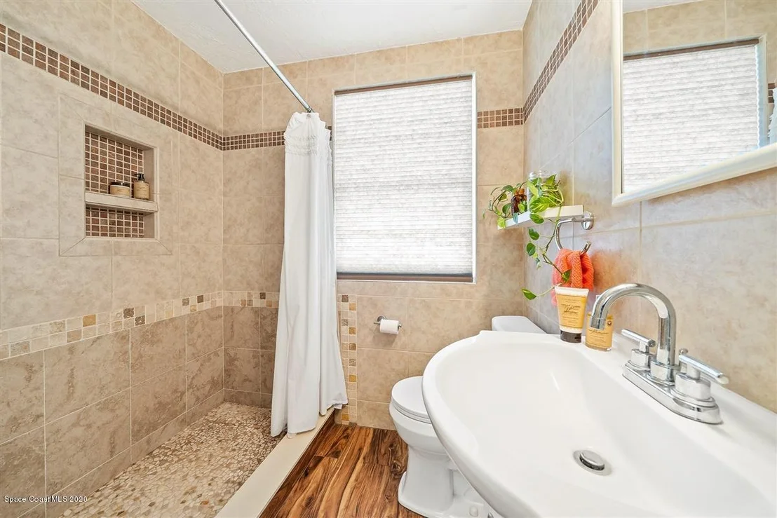 Photo of 1636 Grandview Way