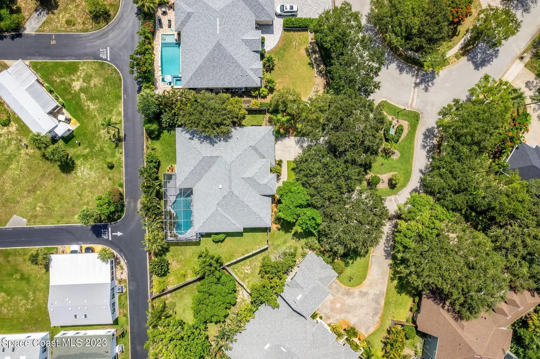 Photo of 213 Peregrine Drive