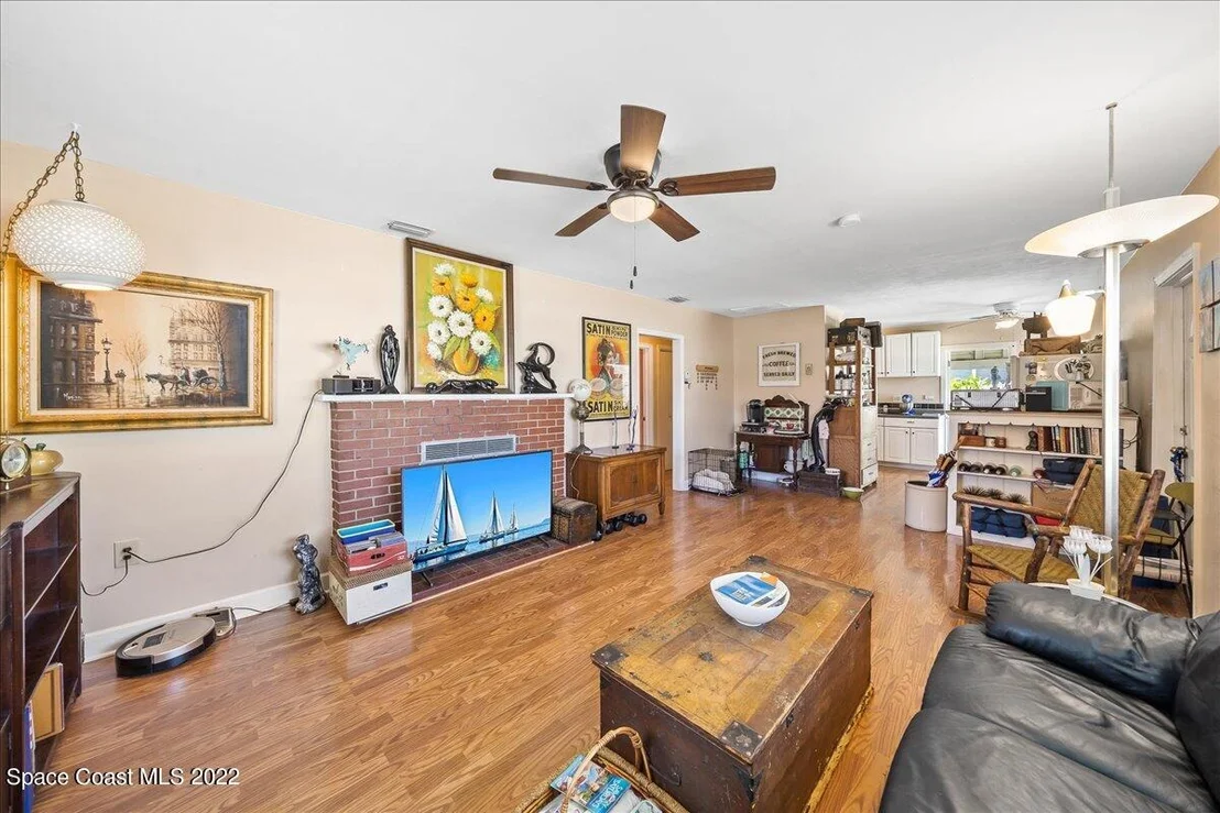 Photo of 1047 Riverdale Drive