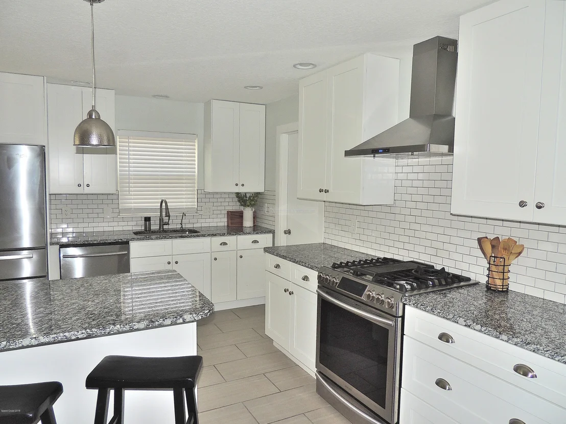 Photo of 991 Nagle Drive