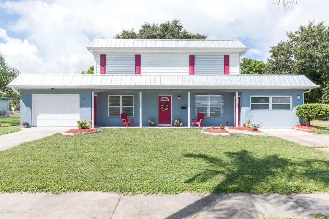 Photo of 942 Chace Lane NE