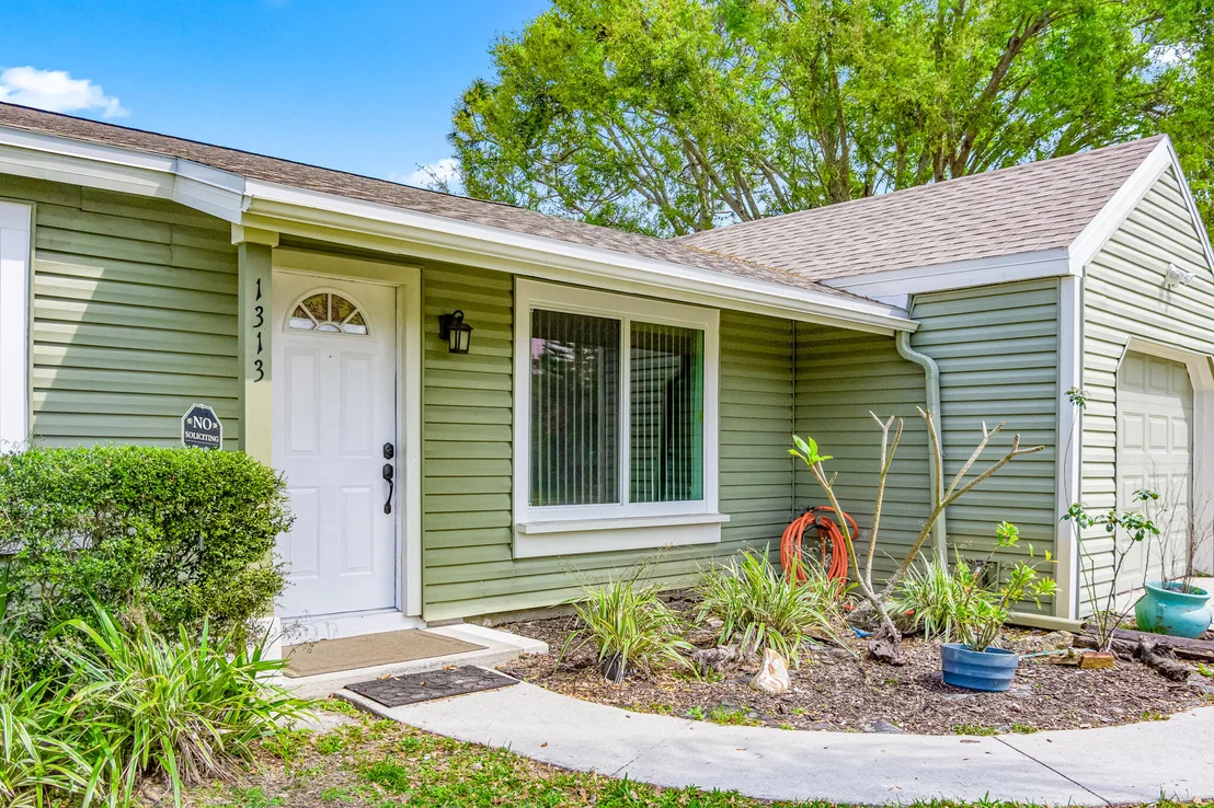 Photo of 1313 Ethel Circle NE