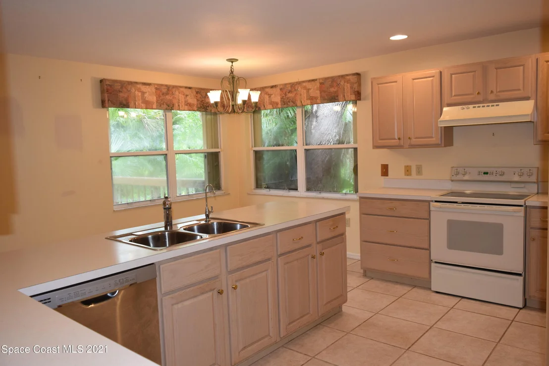 Photo of 708 Central Boulevard
