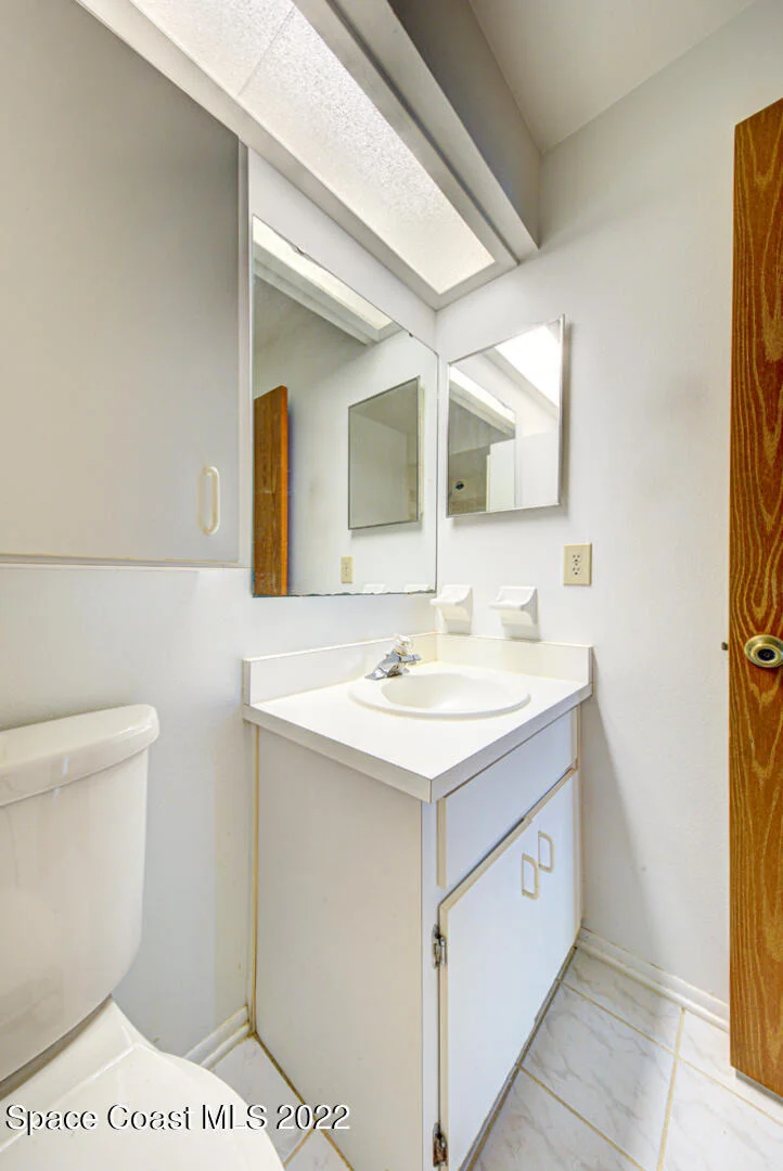 Photo of 2472 Nobility Avenue