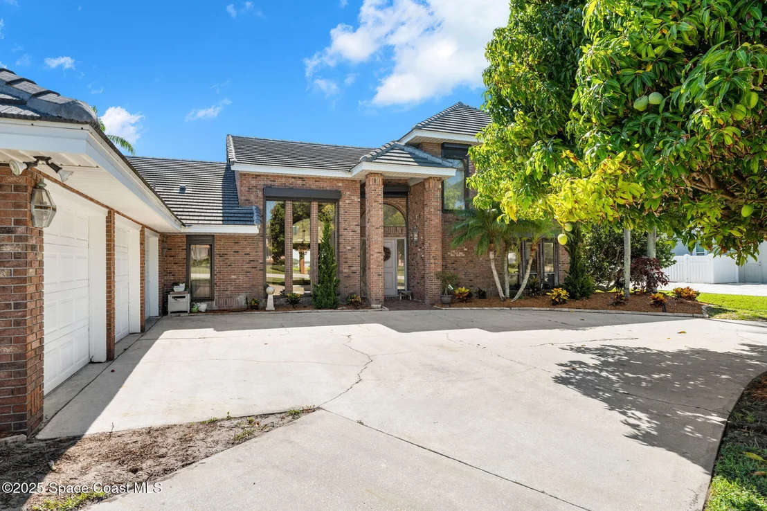 Photo of 418 Lanternback Island Drive