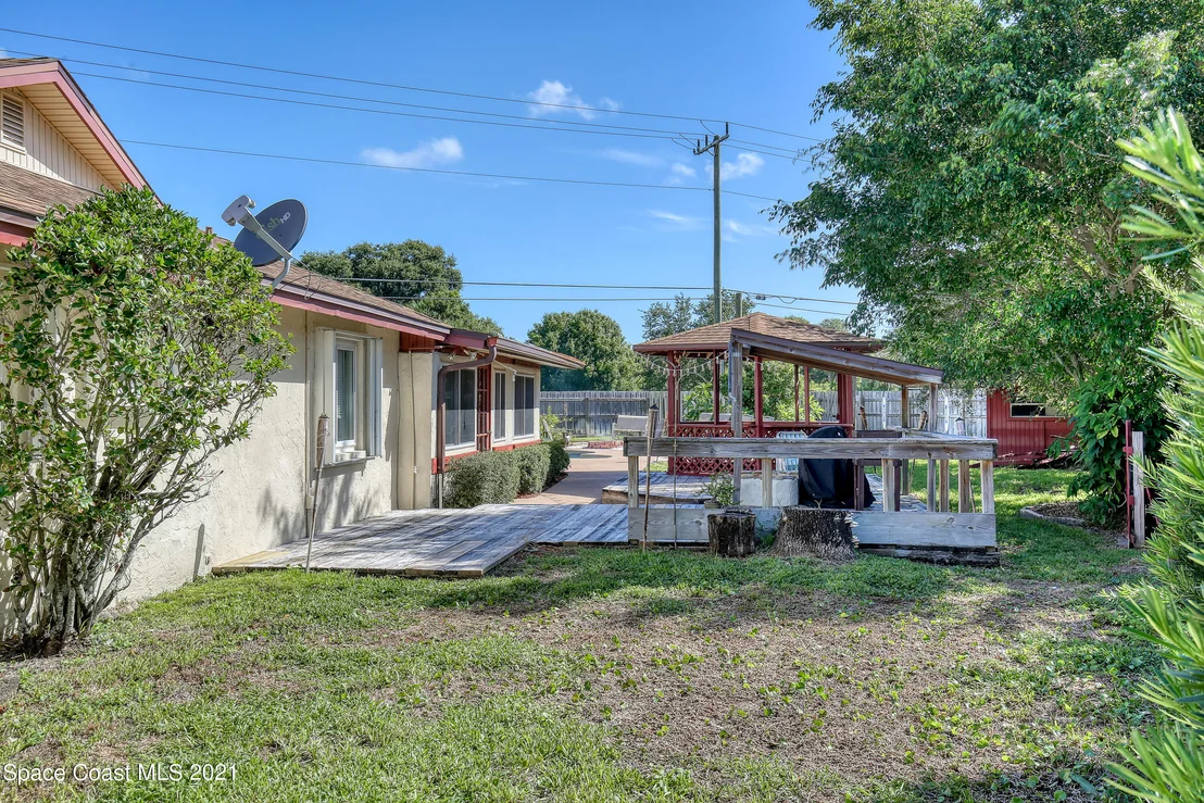 Photo of 1850 N Ontario Circle